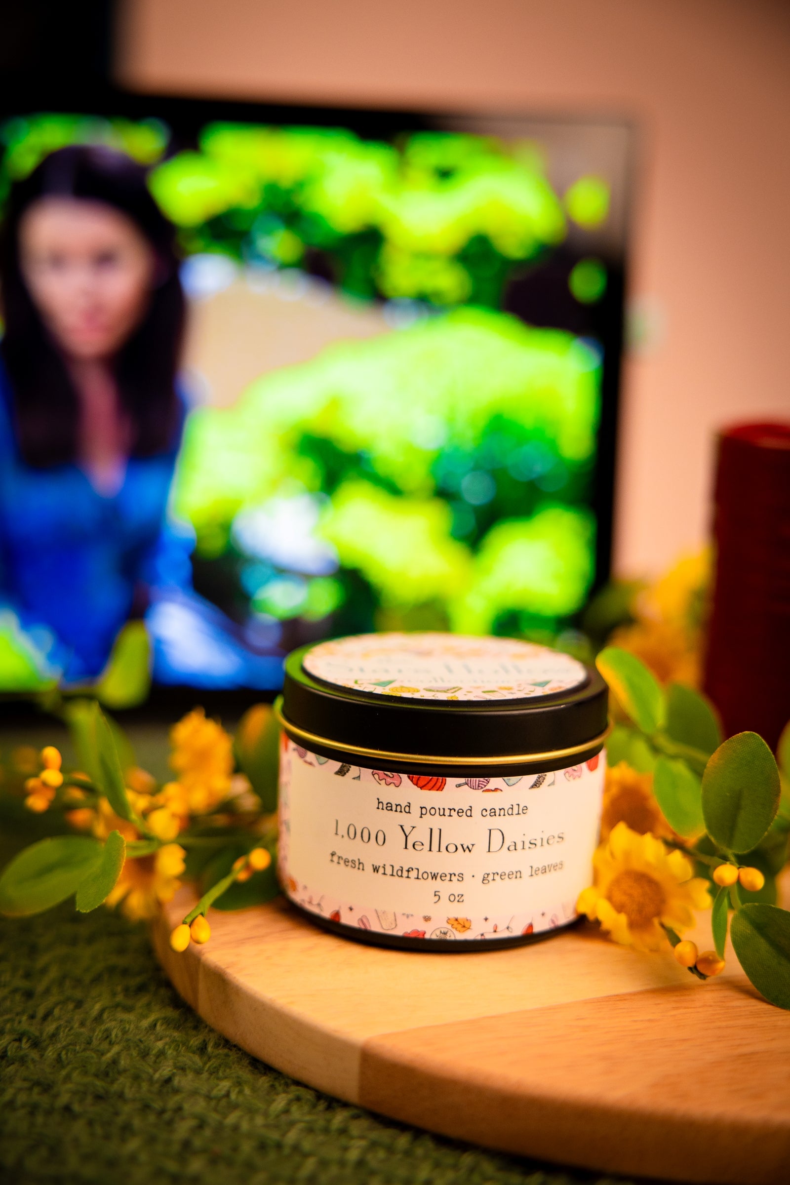 1,000 Yellow Daisies candle